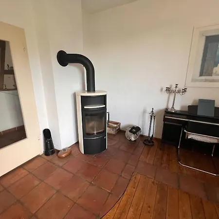 Schoenes Forsthaus Mitten In Der *