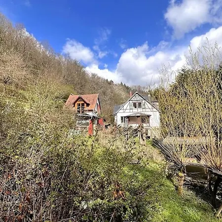 Schoenes Forsthaus Mitten In Der *