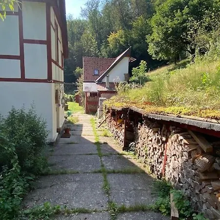 Schoenes Forsthaus Mitten In Der *