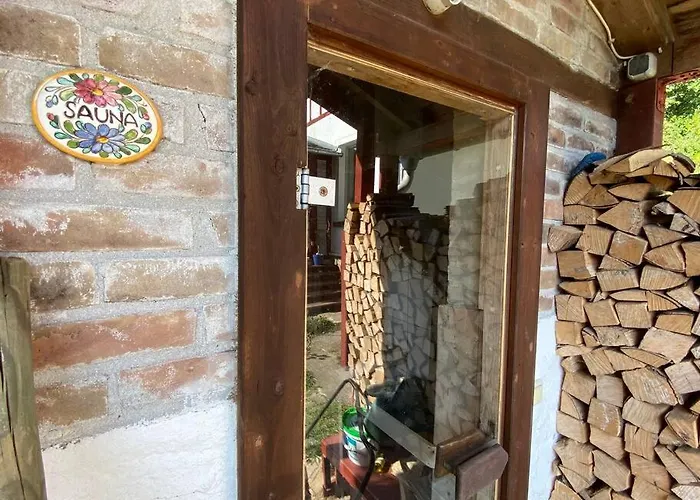 Schoenes Forsthaus Mitten In Der Nyaraló